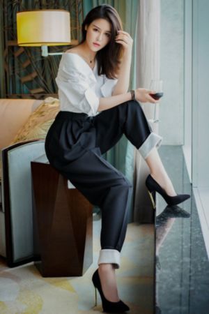 紧身裙女教师在线观看_高清高清完整版播放
